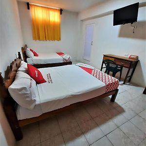 Habitación Estándar con 2 Camas Individuales